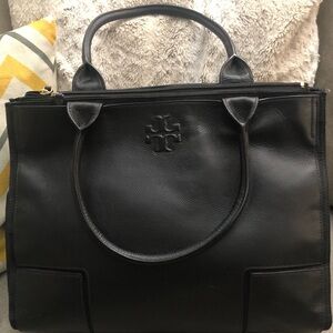 Authentic Tory Burch Bag. Almost New. Used only once to travel. Very spacious!